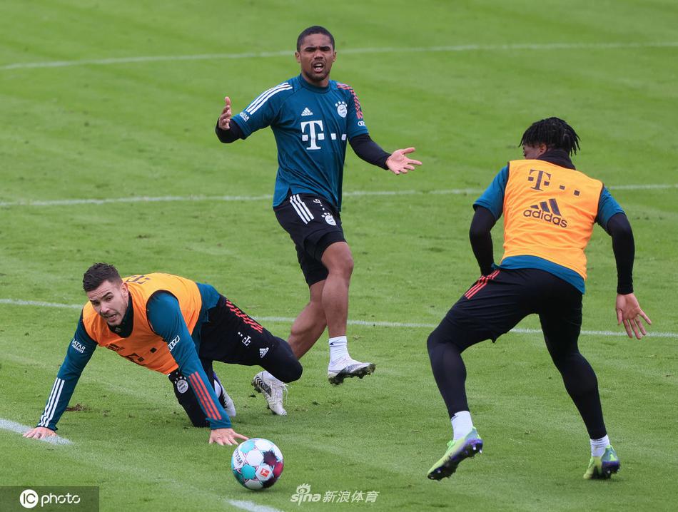 ما هي ديانة جراديشار لاعب الأهلي؟