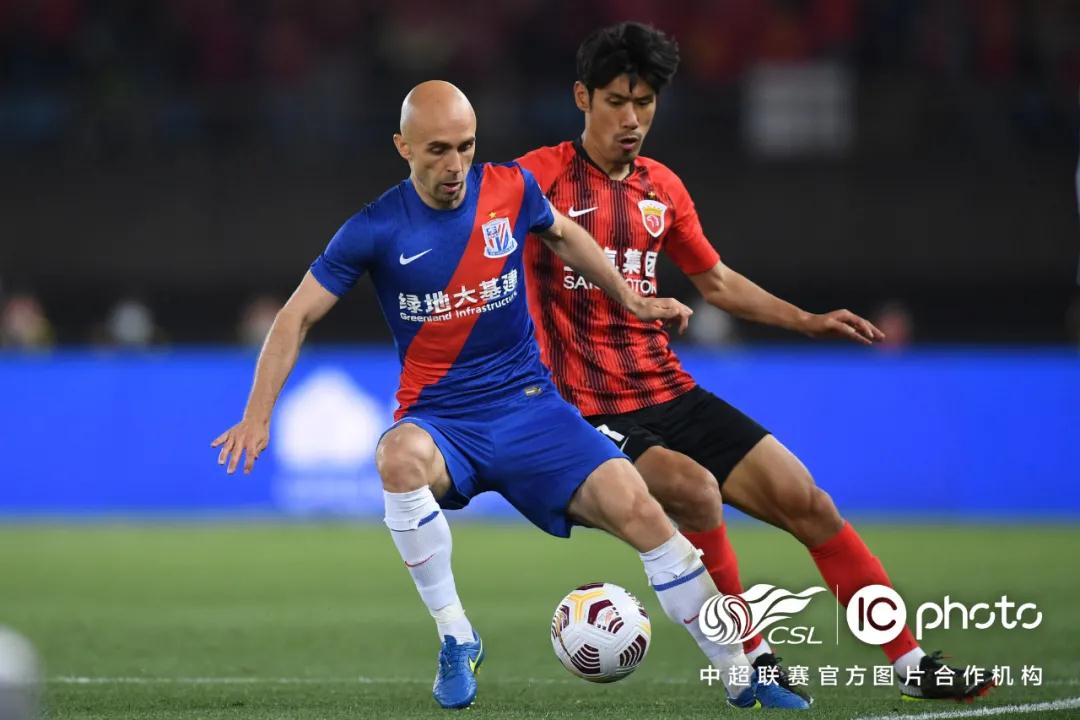 ملخص مباراة ليفربول وآرسنال اليومصراع العمالقة في الدوري الإنجليزي