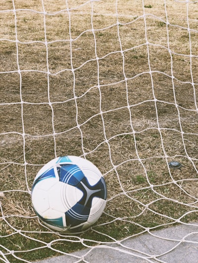 نهائي الدوري السعودي 2000قصة بطولة لا تُنسى في تاريخ الكرة السعودية